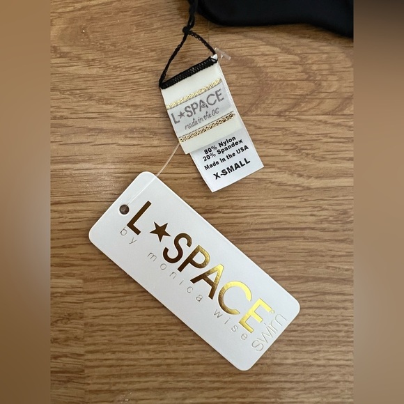 L Space Millie Strap Back Bikini Top Black (Size XS) - Picture 6 of 7